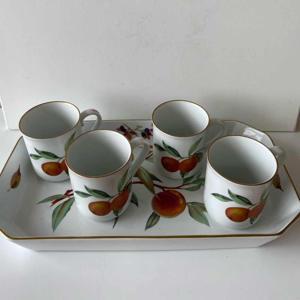 NEW Royal Worcester Evesham Glass Gold Cups & Tray